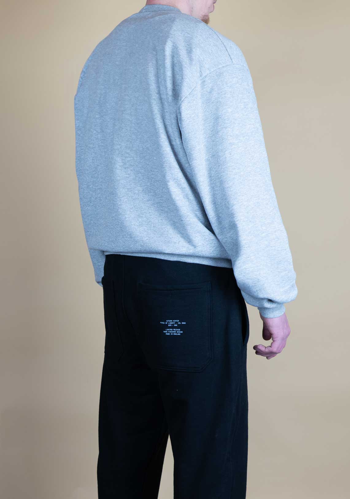 Essential Sweatshirt Wolf Grey - Wings Of Liberty Clothing