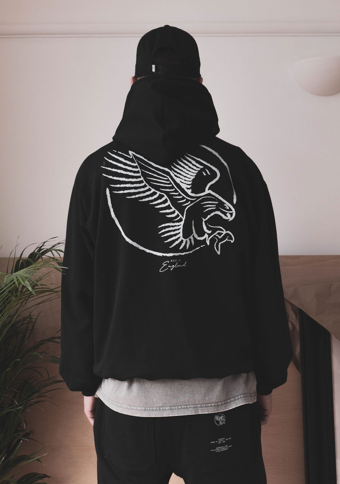 V2 Essential Logo Hoody Black - Wings Of Liberty Clothing